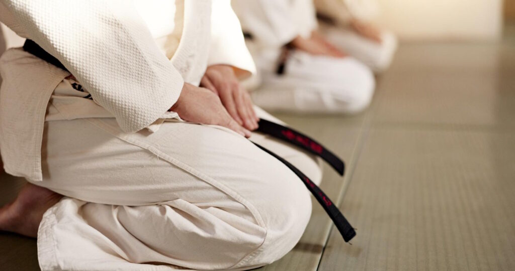 Aikido, nazywane często "sztuką pokoju", jest jedną z najbardziej fascynujących i subtelnych form sztuk walki, która łączy w sobie zarówno aspekt fizyczny, jak i duchowy